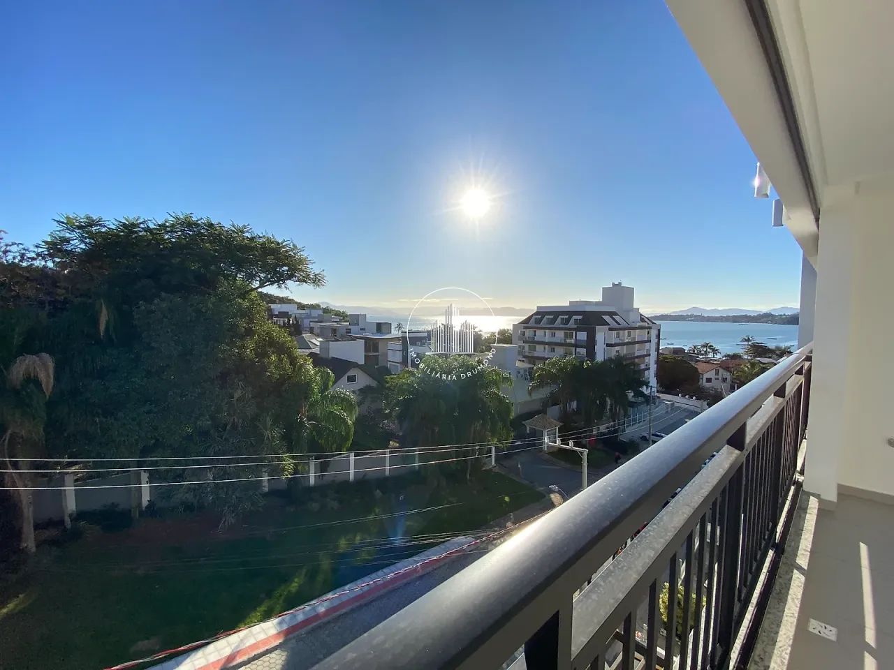 Apartamento 2 Suítes 80m² Vista Mar e Pôr do Sol - CEN