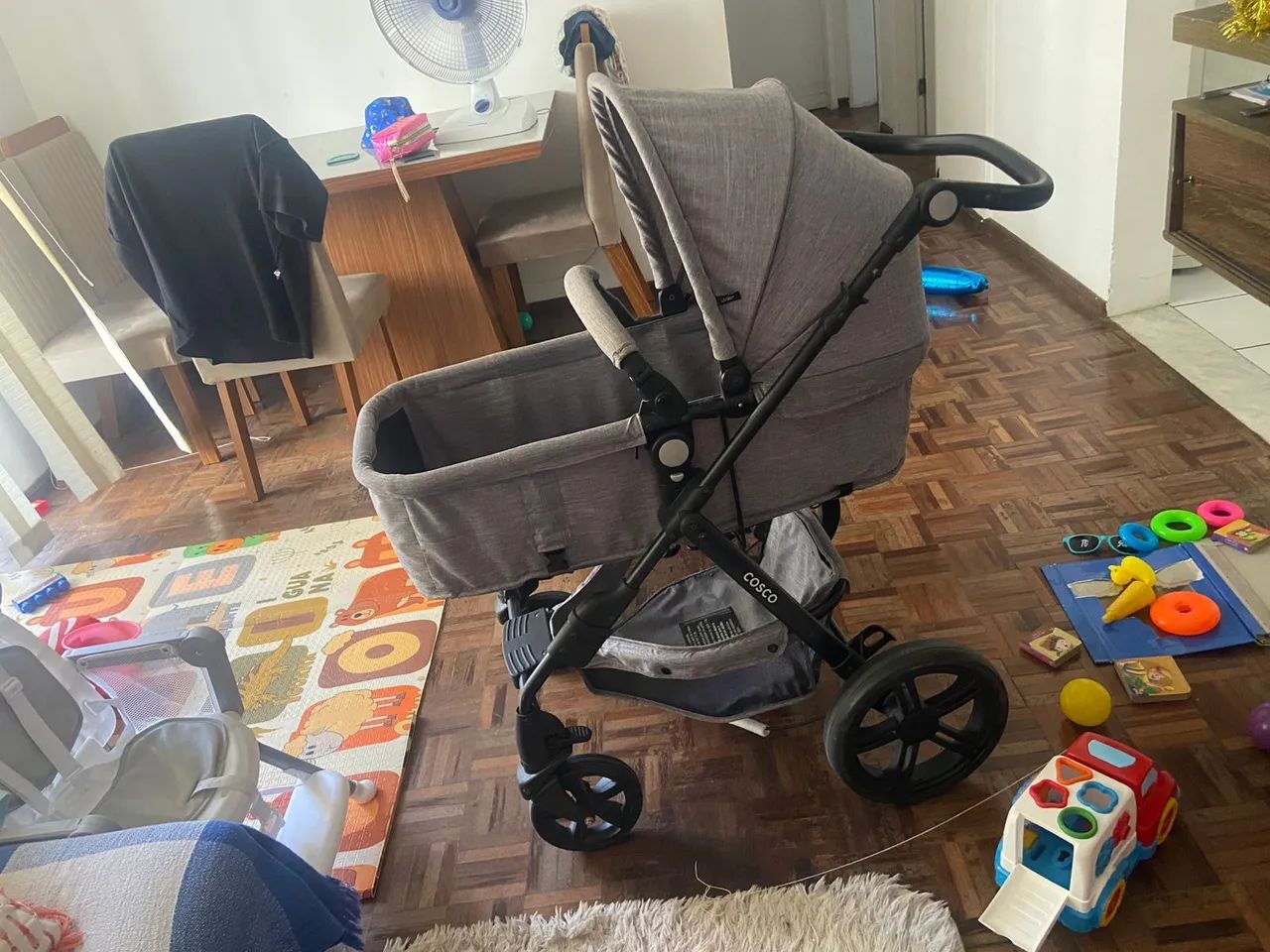 Carinho com bebê conforto da marca Cosco - Foto 4