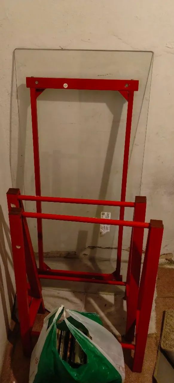 Escrivaninha de vidro 