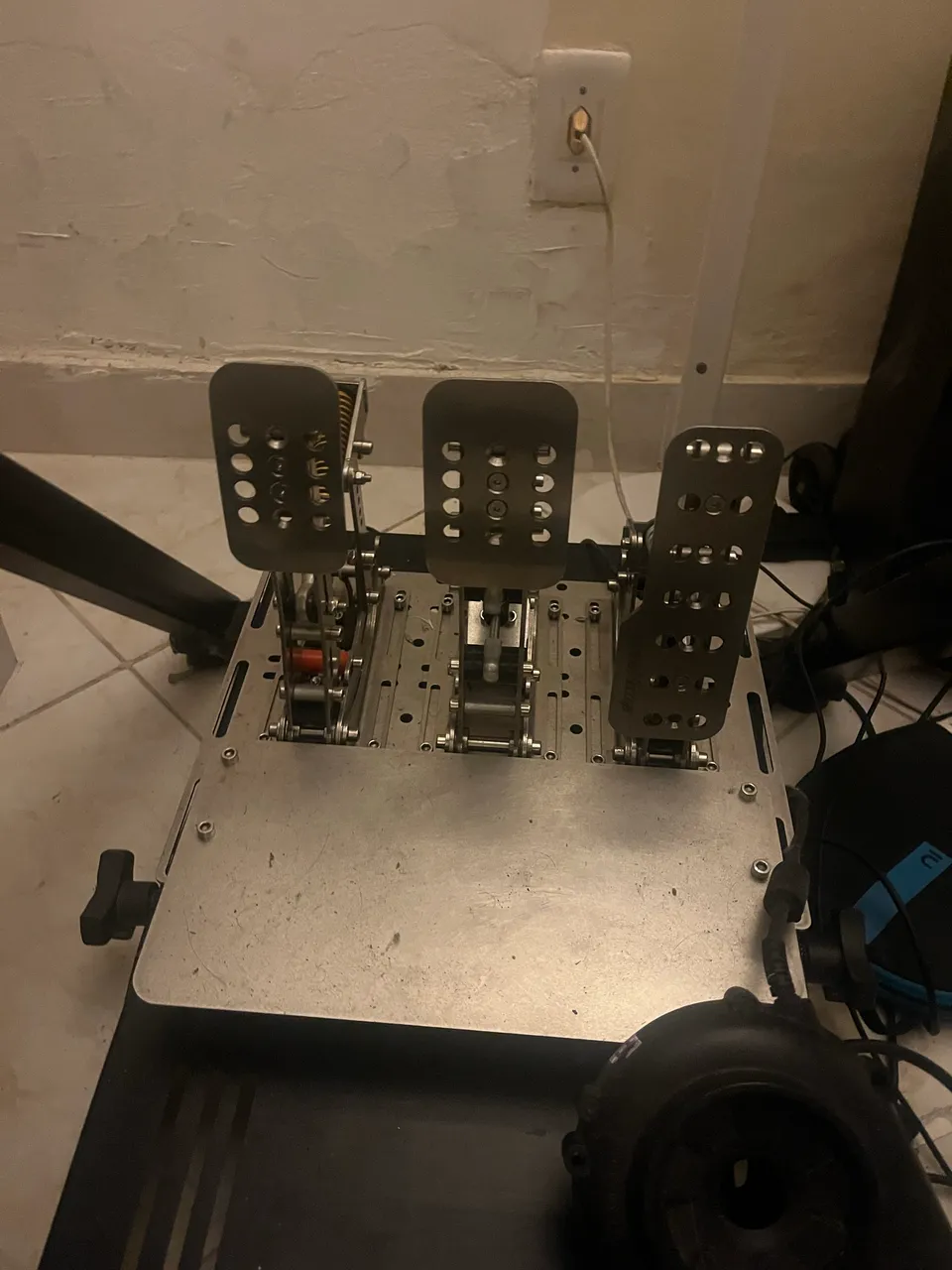 KIT Base Moza R9 V3 + Pedais SR-P + Volante Moza Esx - Peças e