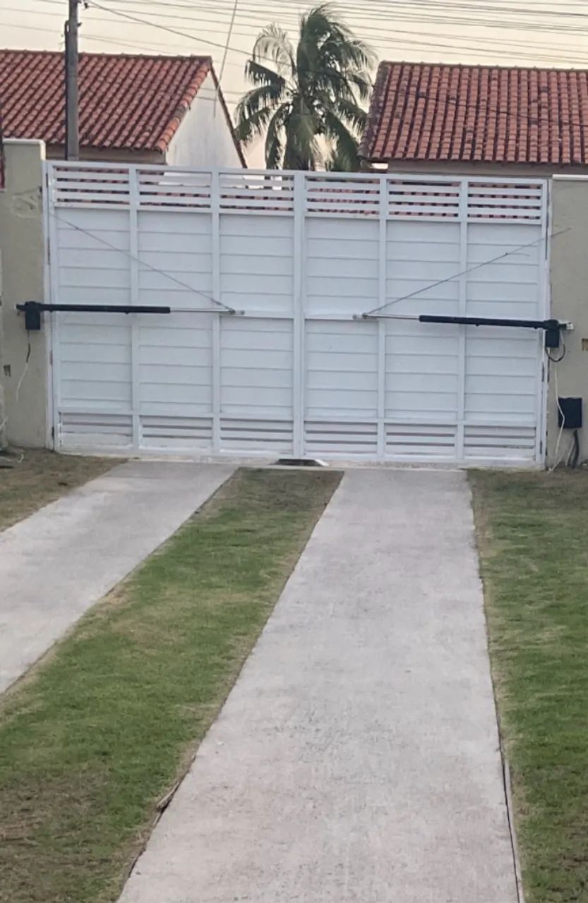 Portão em alumínio 