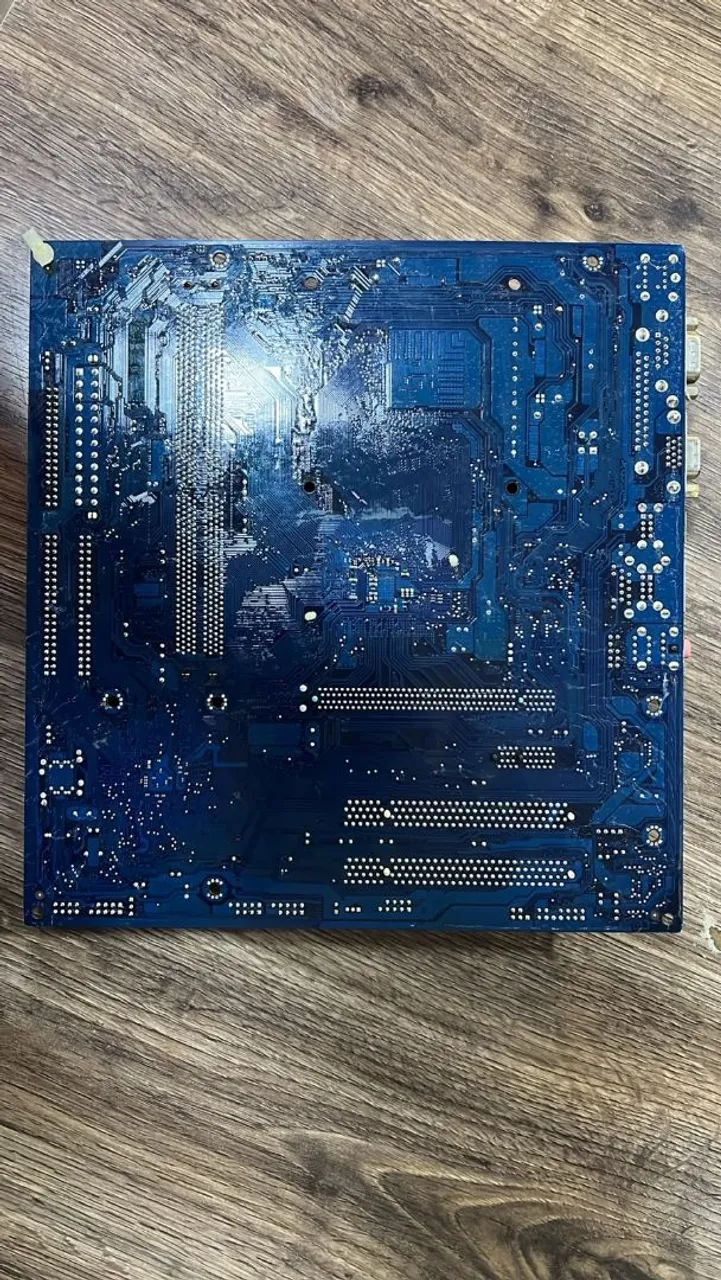 Placa Mãe Gigabyte GA-VM900M - Foto 2