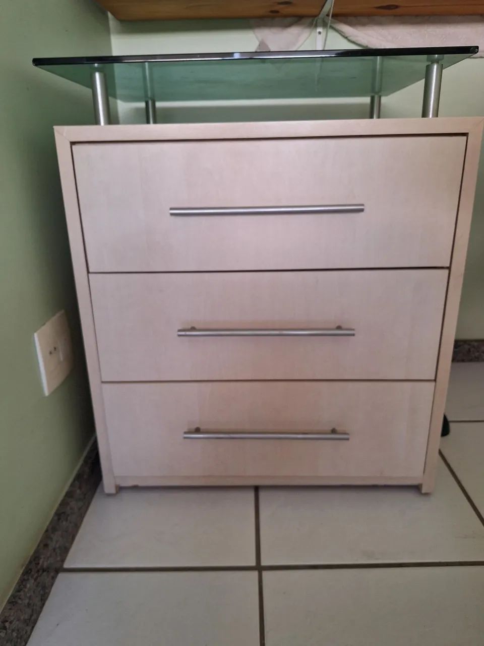 Móvel em Mdf  com gavetas - gaveteiro