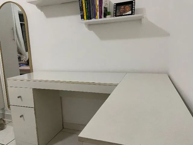 Escrivaninha cor branca  - Foto 3