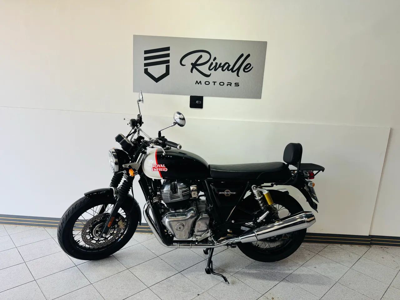 ROYAL ENFIELD INTERCEPTOR 650 - Foto 2