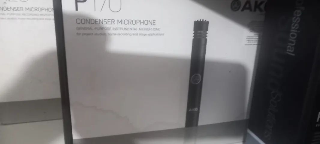 Microfone AKG P170 para instrumentos
