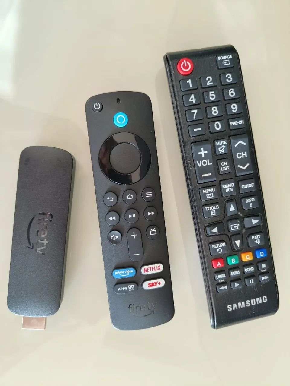 Smart TV 32" Samsung + Fire TV Stick 4k - Foto 2
