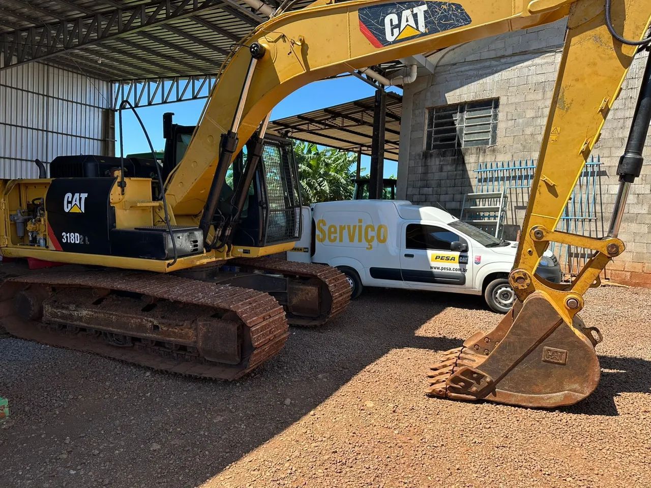 Escavadeira Caterpillar 318D
