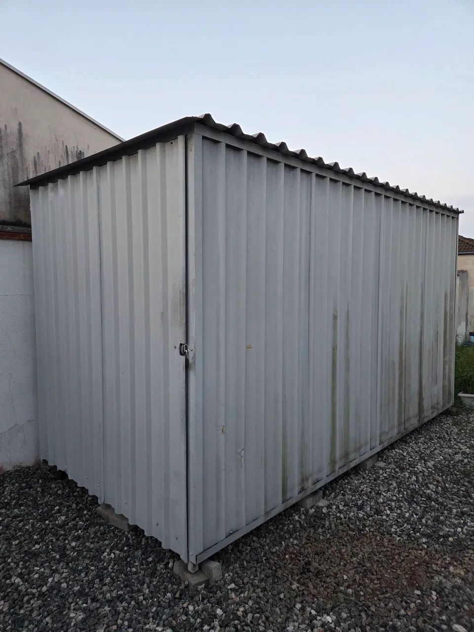 Container 65578345624065123
