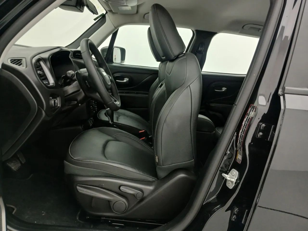 Jeep Renegade Long. T270 1.3 TB 4x2 Flex Aut., foto 16 de 18