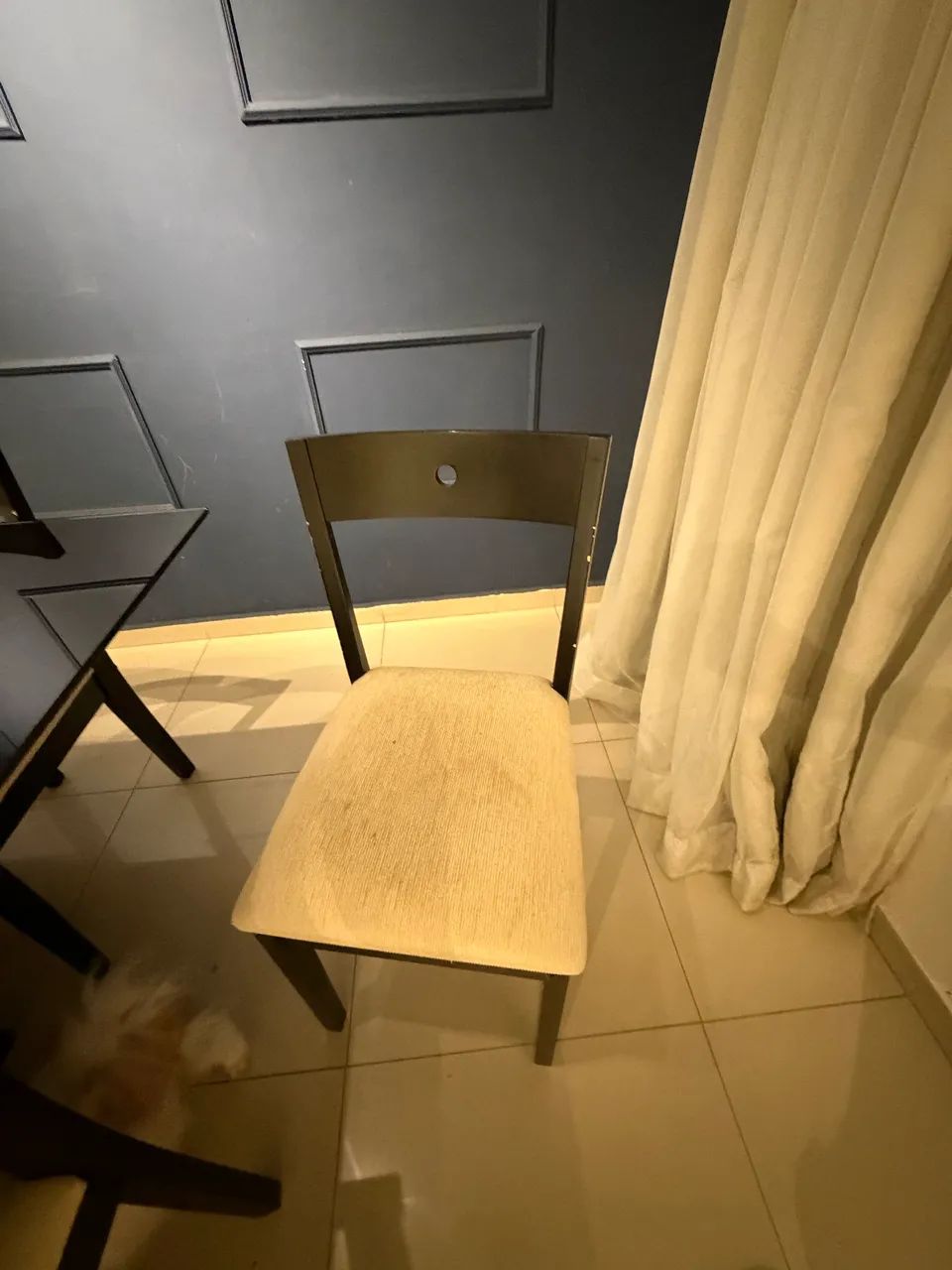 Mesa de tampo de vidro com 8 cadeiras  - Foto 3