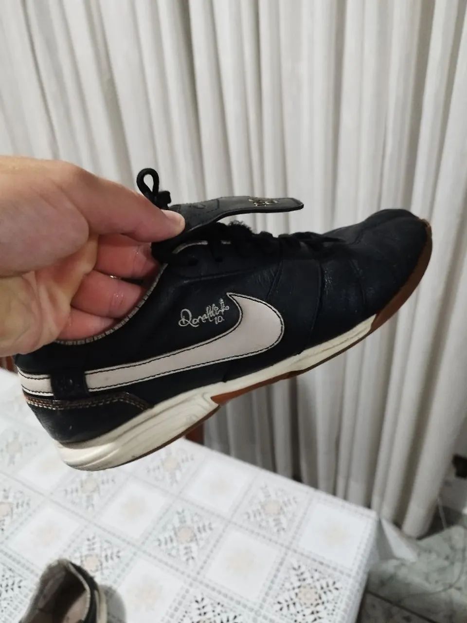 Chuteira Nike Ronaldinho Gaucho tamanho 40 (R10) - Foto 2