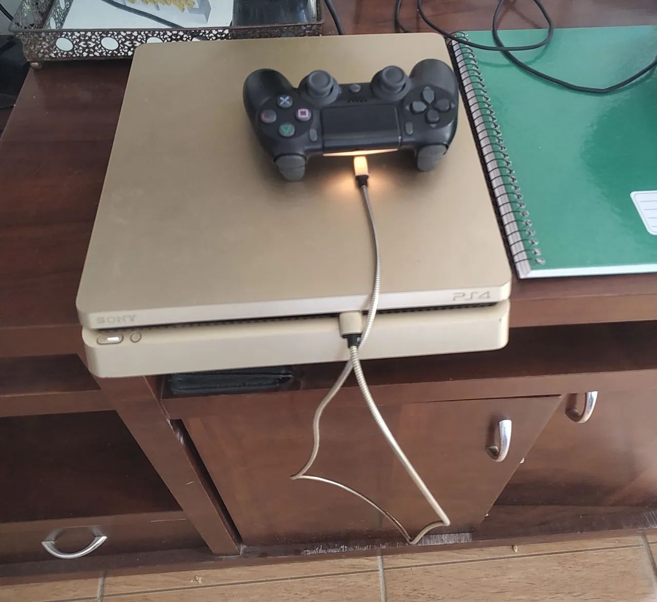 ps4 dourado com 800 GB - Foto 4
