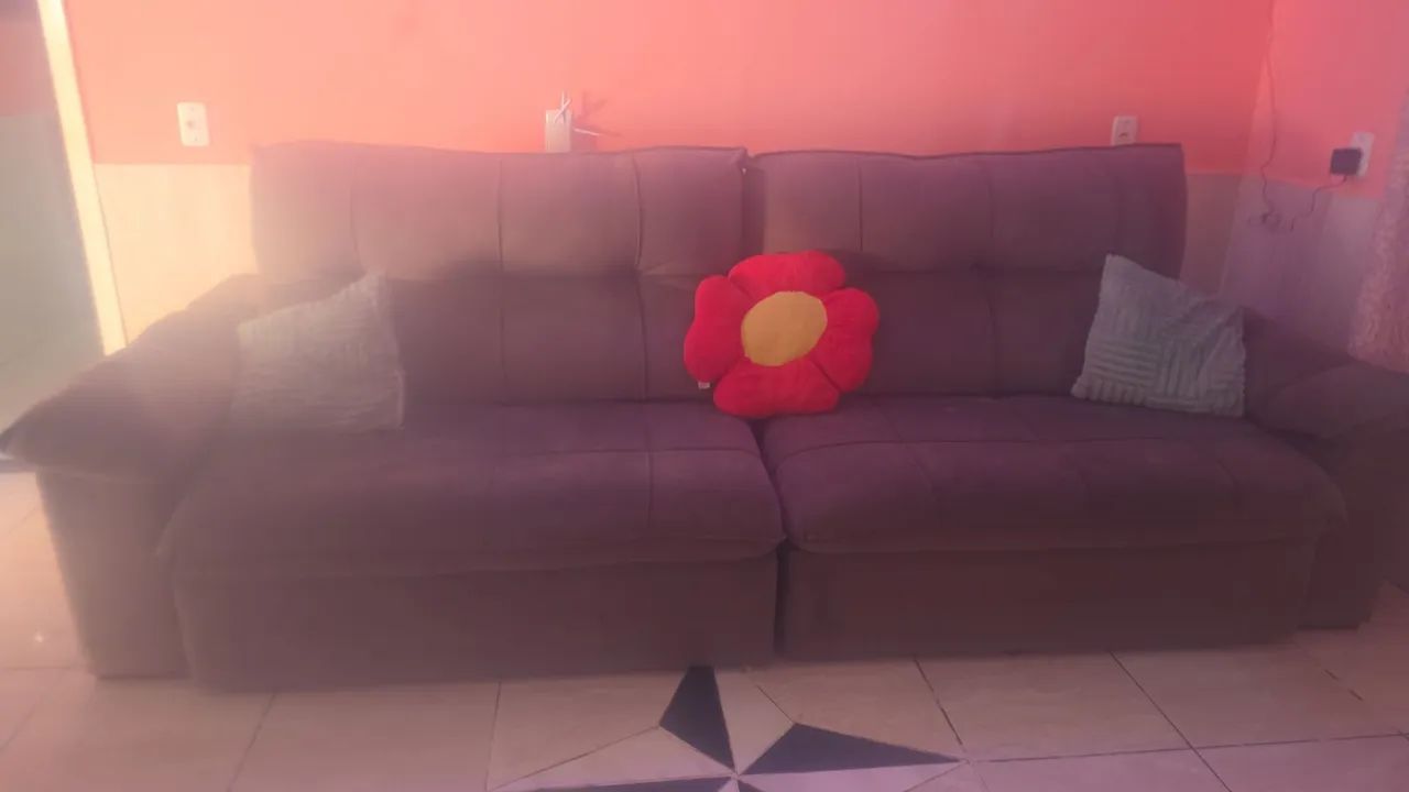 Sofa retrátil e reclinável  com carregamento USB  - Foto 3