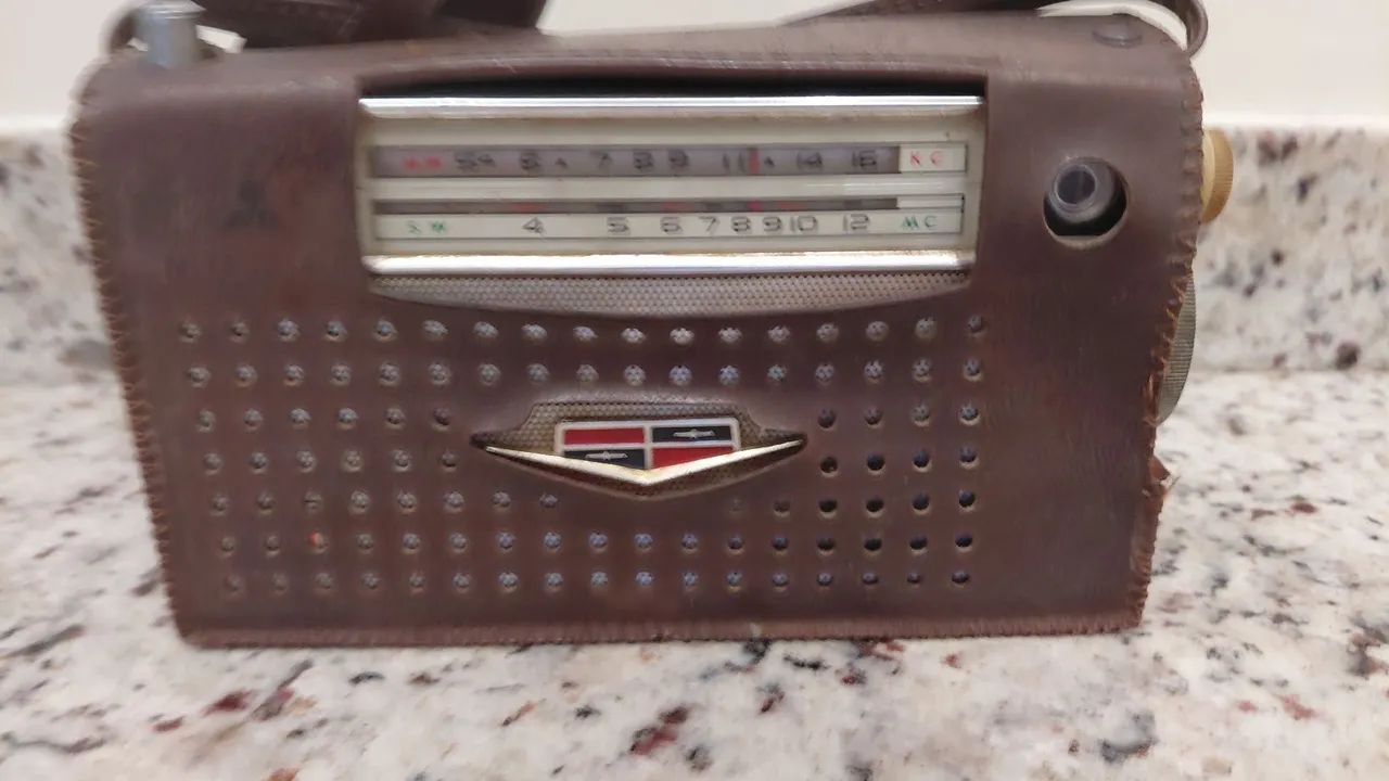 Rádio MITSUBISHI 8X-584A - Foto 2