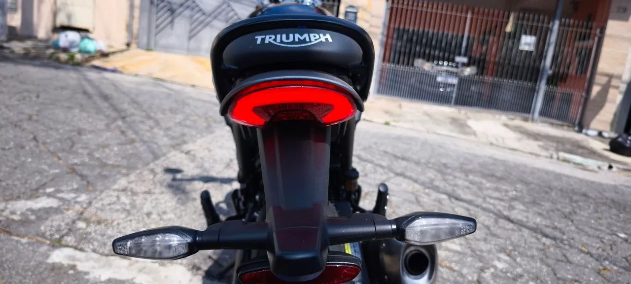 Speed 400 Triumph, SUPER NOVA  - Foto 2