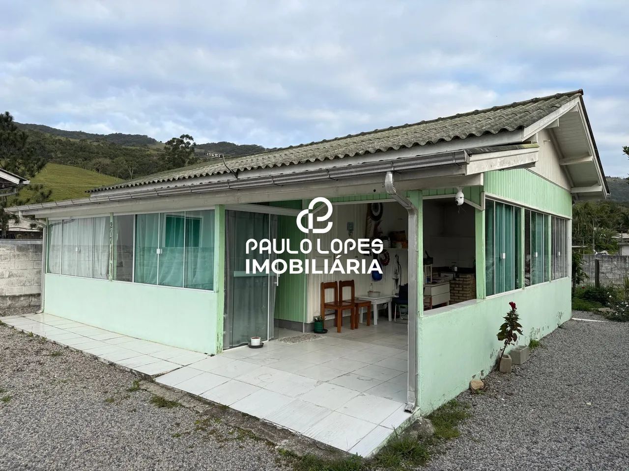Casa com 2 Quartos em Terreno de 418 m² - Bairro Freitas