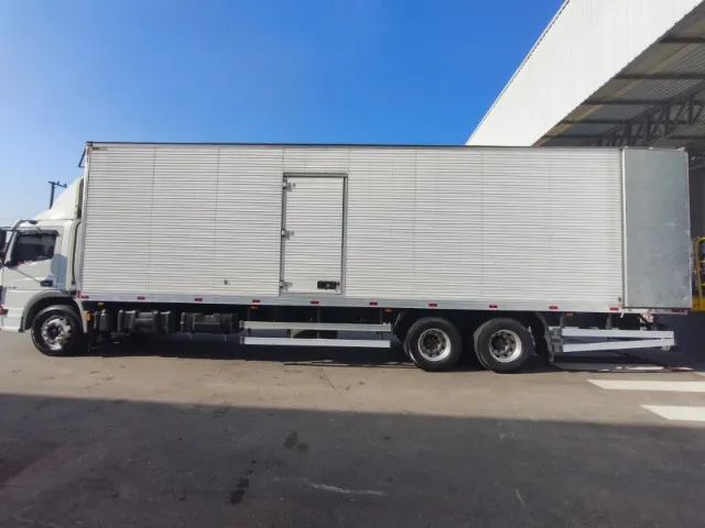 Mercedes Atego 2426 6x2 Baú - Foto 3
