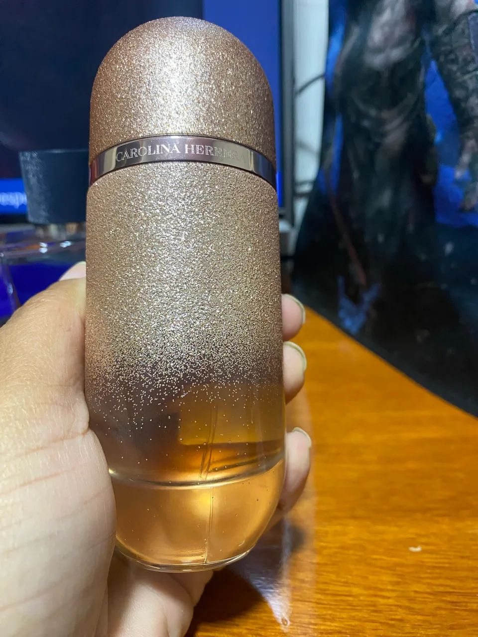 Perfume 212 elixir novo não contém a caixa 
