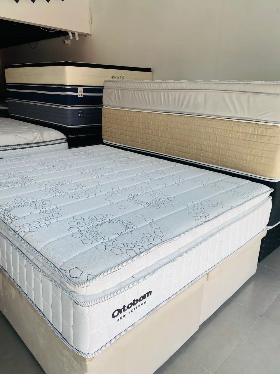 Cama Queen de luxo com baú  - Foto 3