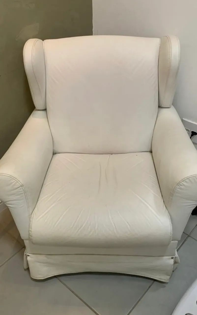 Vende-se poltrona de balanço de courino branca