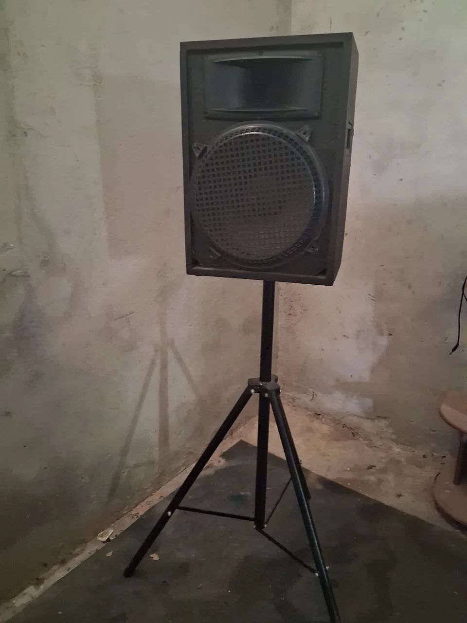 Caixa de som com tripé  - Foto 5