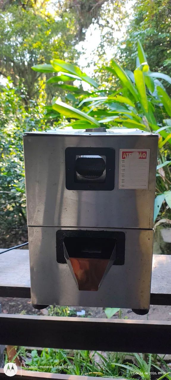 Engenho Elétrico de Caldo de Cana em Inox 
