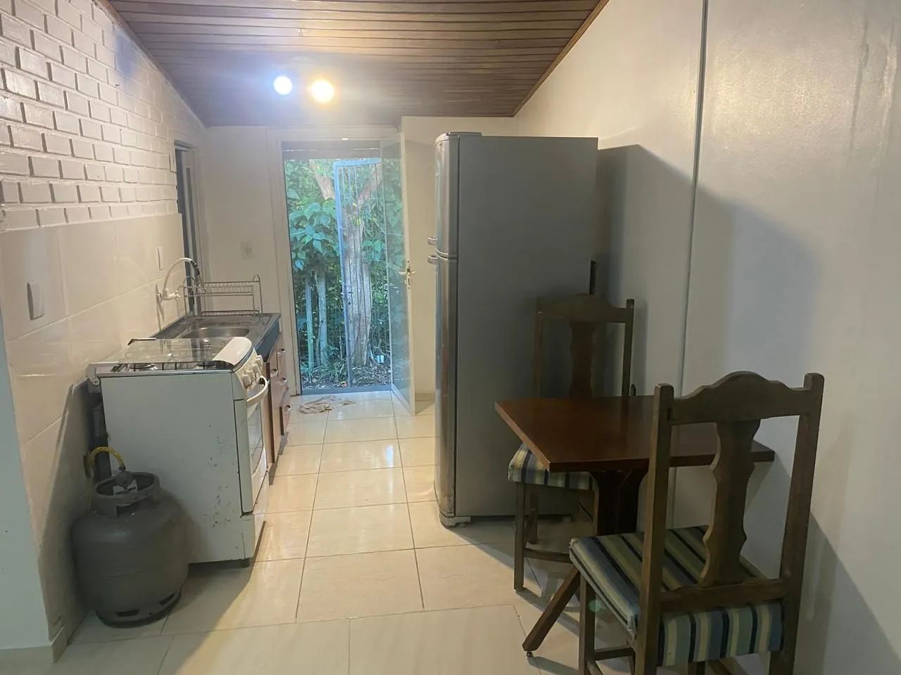3 Casas no centro da cidade,  alugamos no máximo para 2 pessoas  - Foto 4