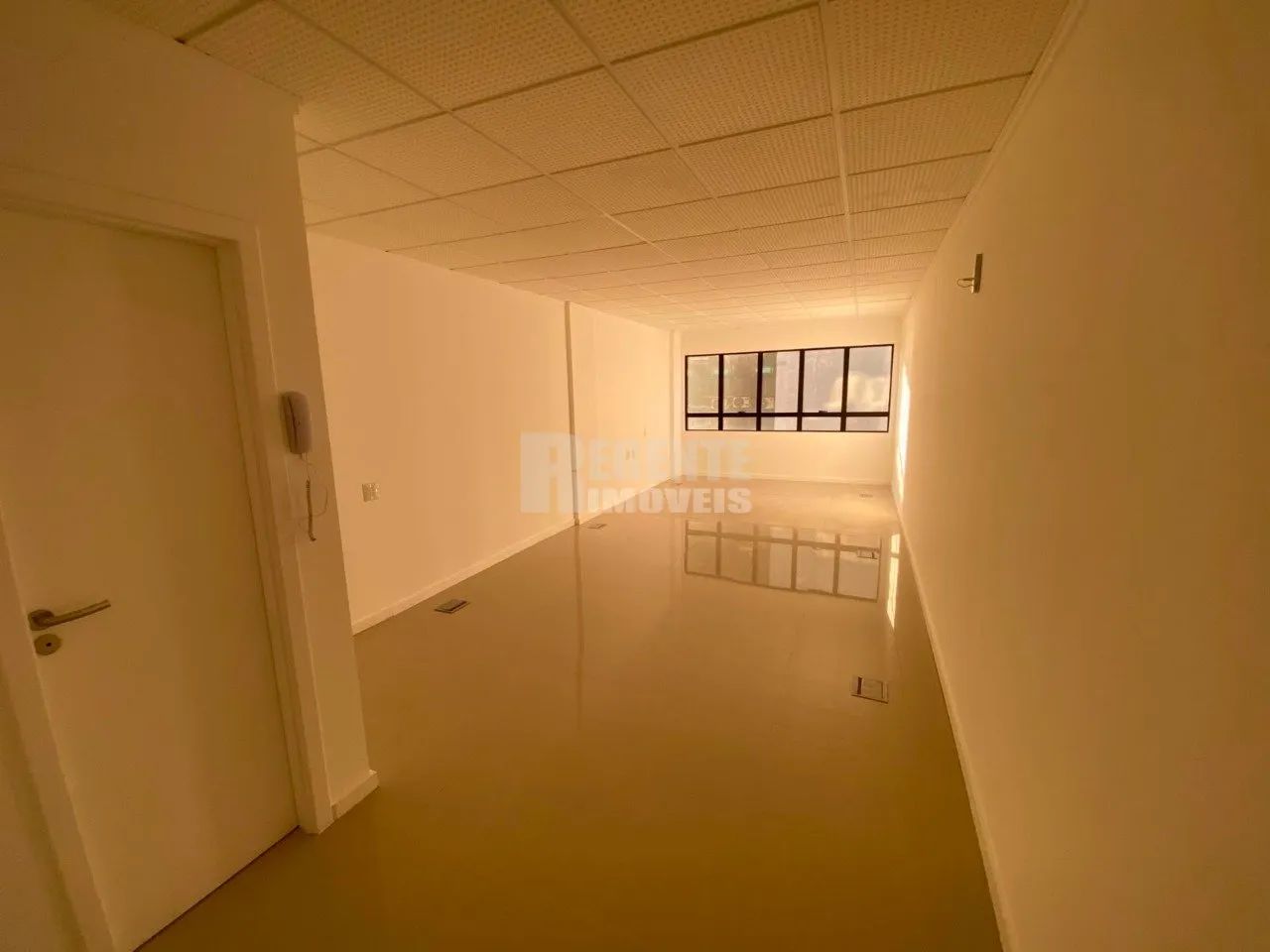 Ótima sala comercial para locação no bairro Itacorubi! - Foto 2