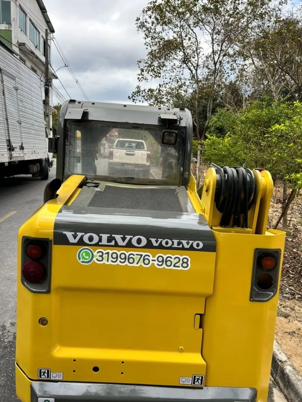 Mini Carregadeira Volvo MC60C Cabinada  - Foto 5