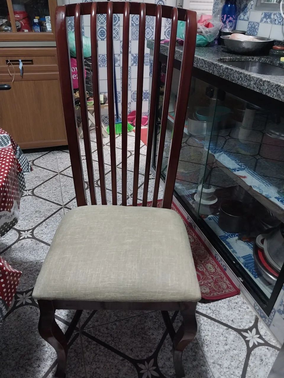 Vendo 5 cadeiras em mogno - Foto 3