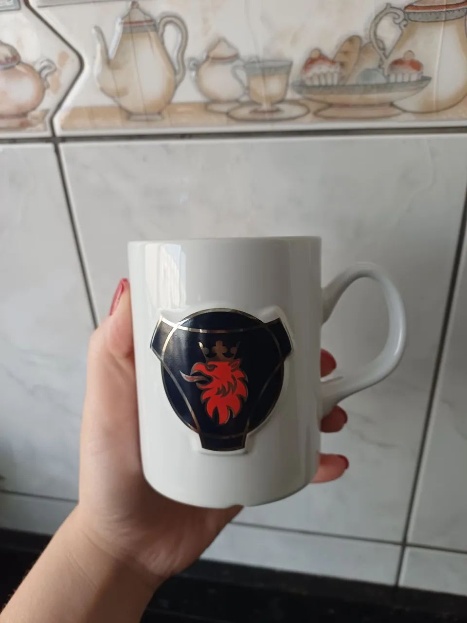 Caneca e abridor de garrafa - Scania - Foto 2