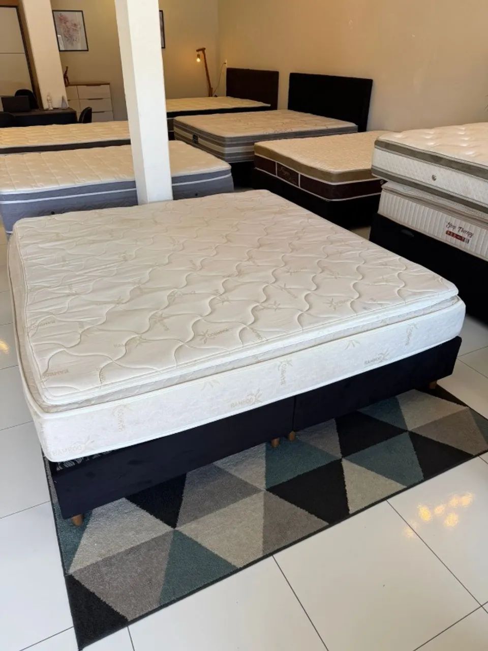Cama KING CASTOR SEMINOVA - Entrego! 
