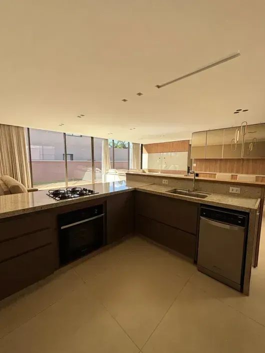 Casa para aluguel com 220 metros quadrados com 4 quartos - Foto 4