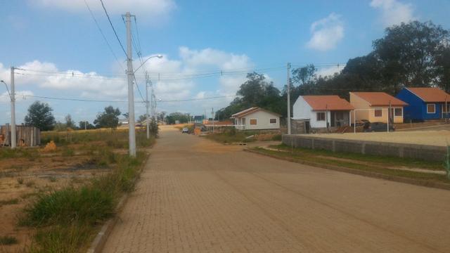 Casa Com Baita Pátio, 2 dorm. muitas vagas para carro - Foto 13