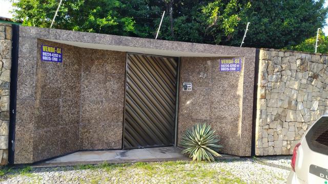 Vende-se excelente casa no bairro do Hipódromo, bem localizada