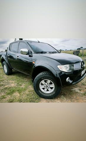 Vendo esta triton 2011 com parcelas
