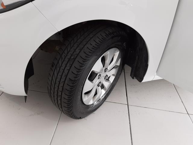 Chevrolet ONIX HATCH LT 1.0 8V FlexPower 5p Mec. - Branco - 2019 - Foto 8