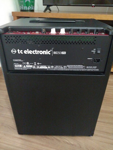 Amplificador - Combo Tc Electronic Toneprint Bg250 115 mk2 Impecável! - Foto 5