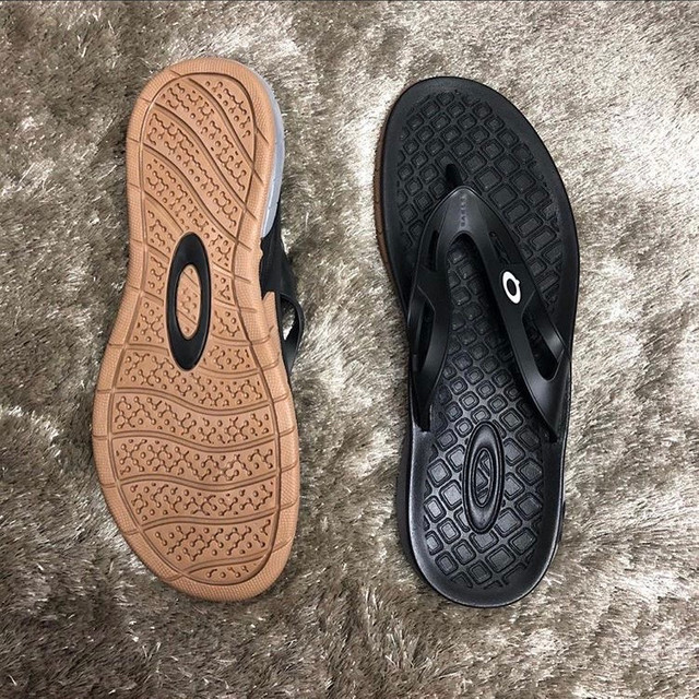 Chinelos oakley