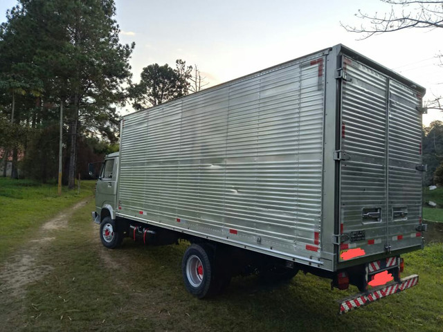 Vw 6.90 baú troco por Caminhão Basculante ou Retro Emplacada - Foto 3