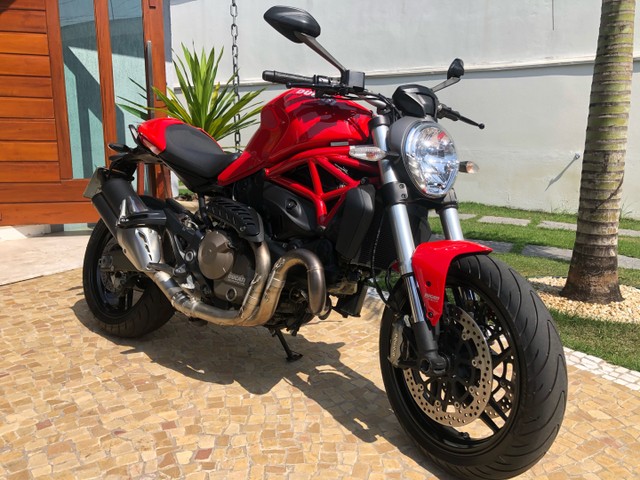 DUCATI MONSTER 821 IMPECÁVEL