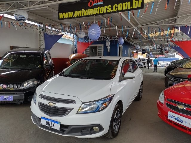 CHEVROLET ONIX 2014 1.4 MPFI LT 8V FLEX 4P MANUAL