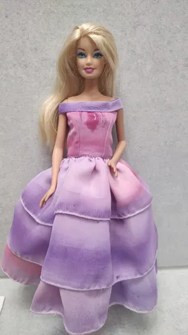 Boneca da Barbie China 1999 da Mattel. A roupa não é o