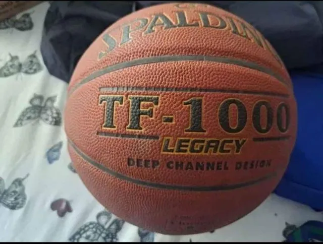 Bola de Basquete Spalding Legacy TF-1000 Tamanho 7