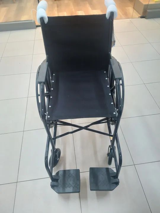 Cadeira de rodas simples  - Foto 5
