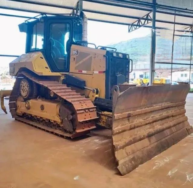 Trator de Esteira Caterpillar D5 ano 2020 com 10.000 horas, em MG