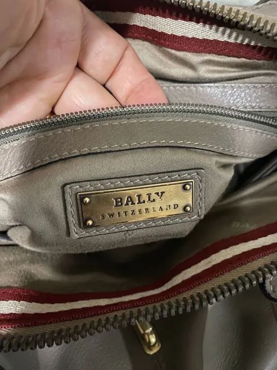 Bolsa de couro legítimo marca Bally - Foto 2