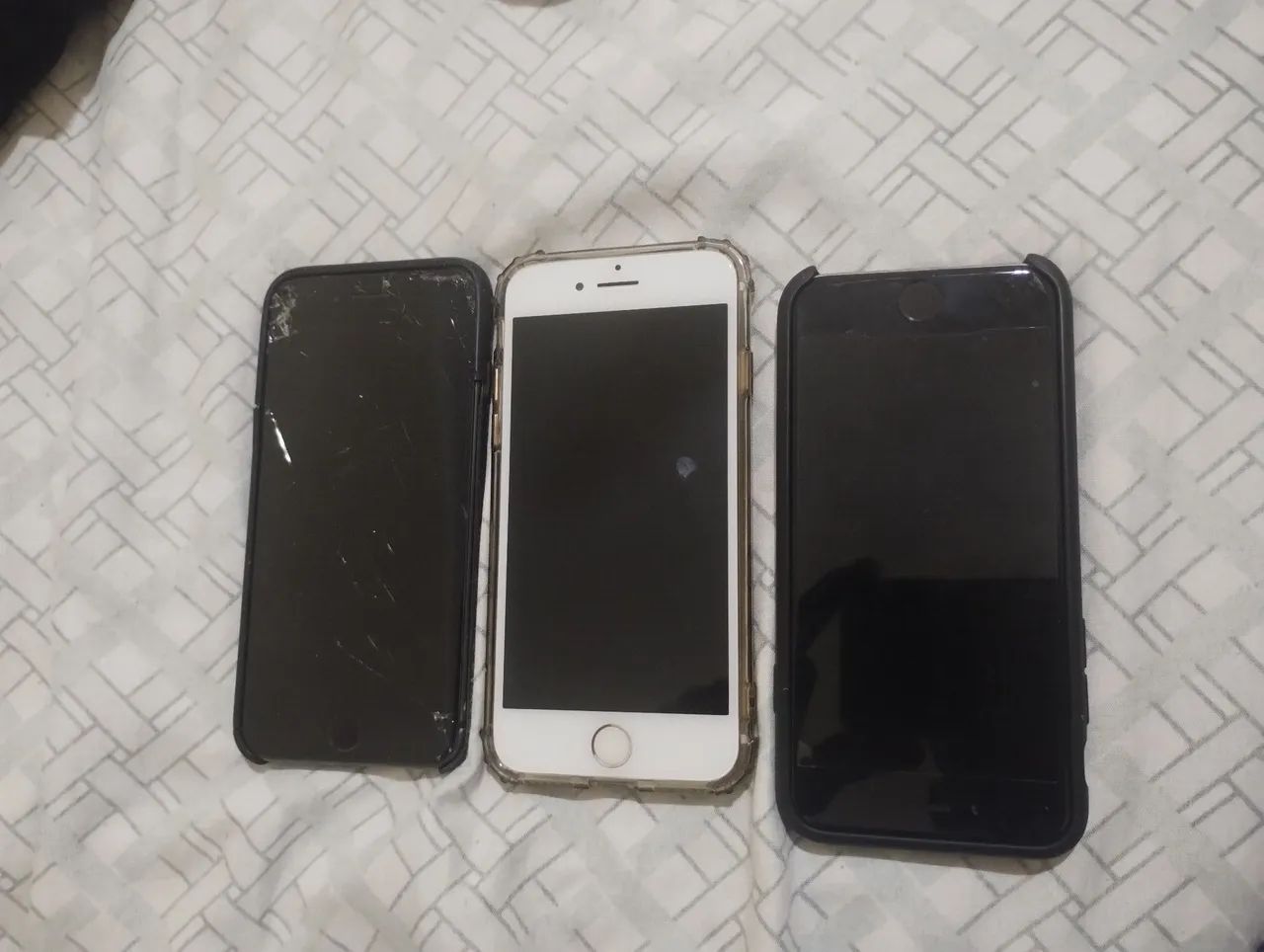3 iPhones para peças - Foto 3