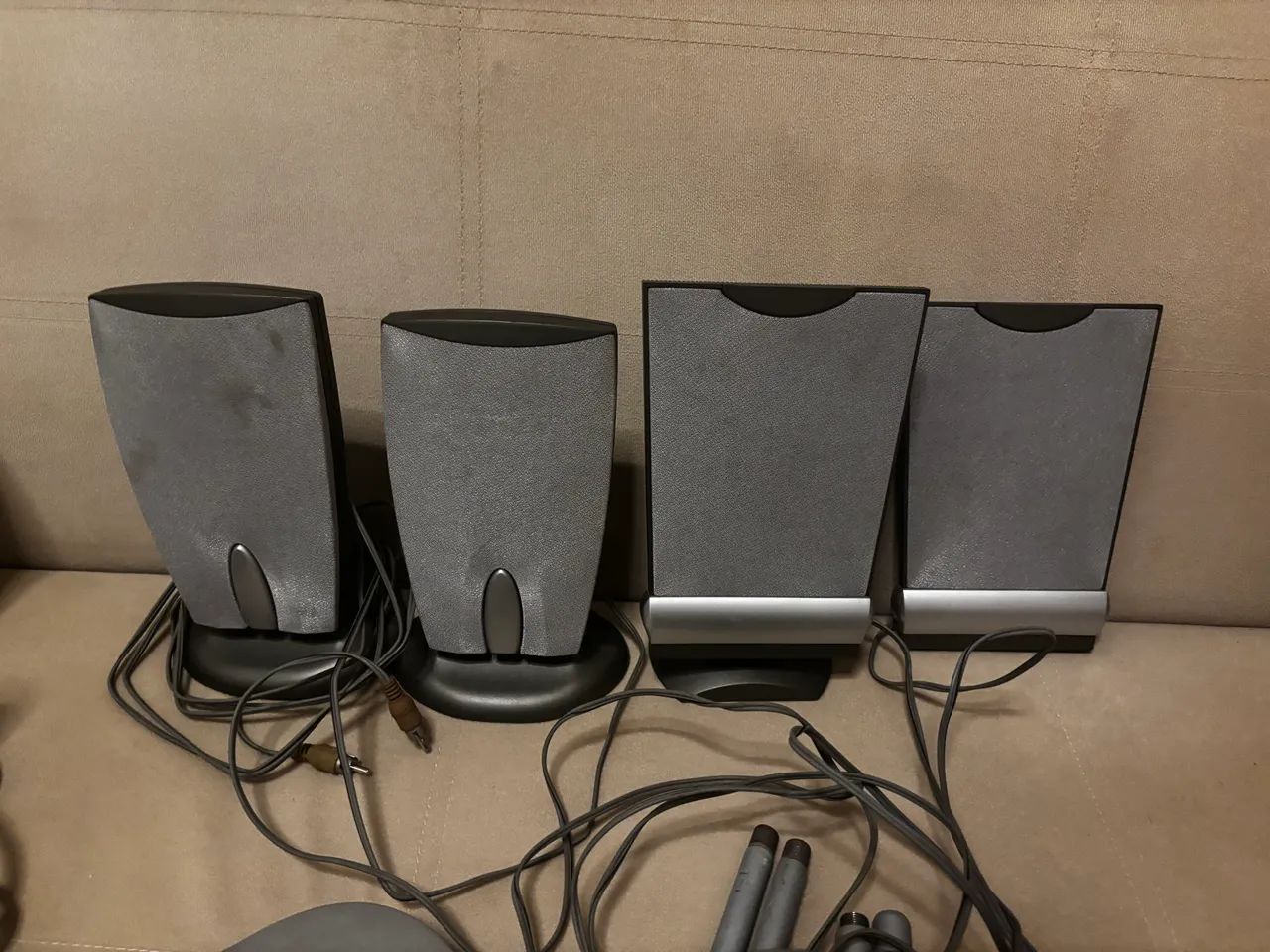 conjunto de caixas acústicas com subwoofer 